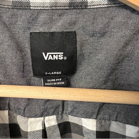 VANS | Plaid Shirt Button Up Top - Picture 2 of 11